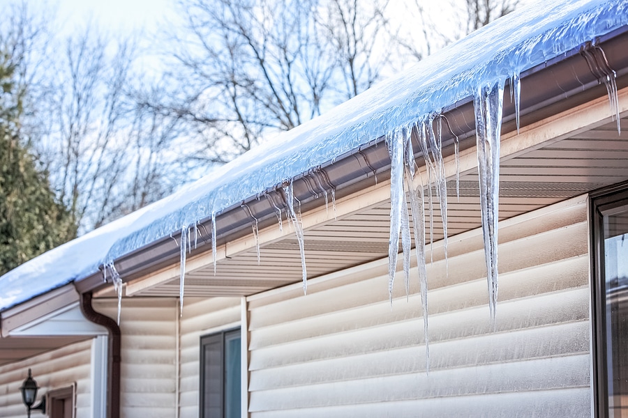 Is Your Siding Winter Ready? 8 Signs It’s Time for a Replacement